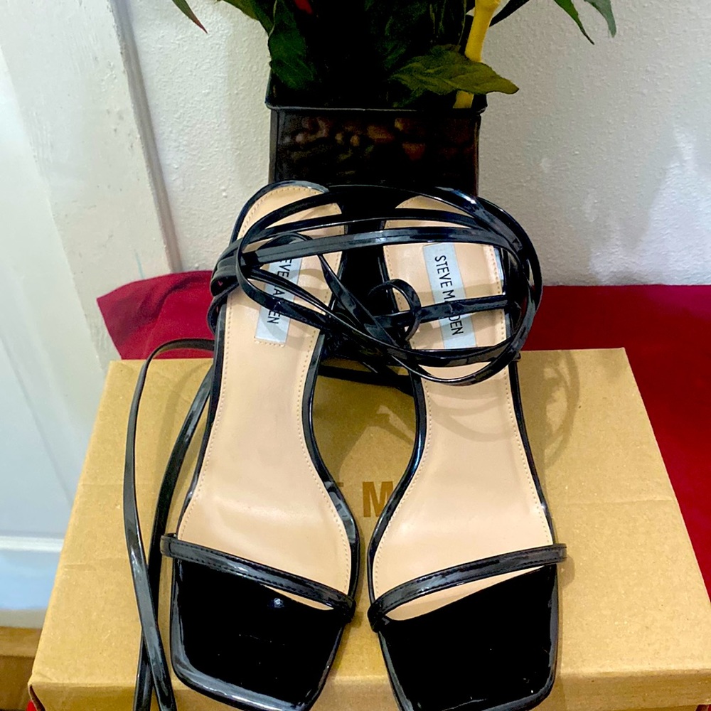 Black tie up heels